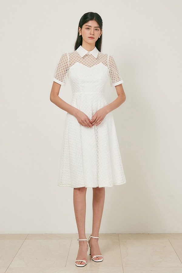 [아이린, 백아연, 나비 착용] AGNES Half-sleeve flared dress_white